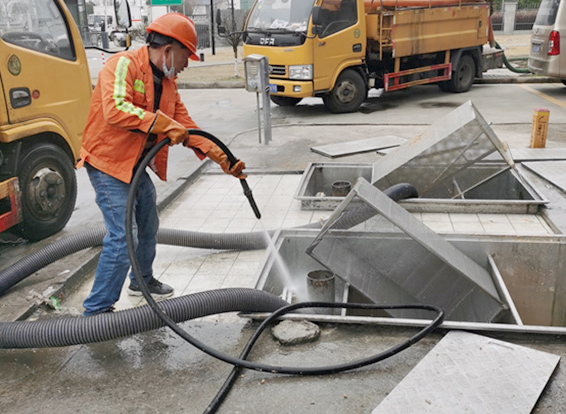 岭口镇隔油池清理